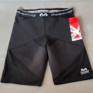 McDavid Black cross Compression Shorts sz M NWT